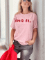 Preview: Herzallerliebst Statement-Shirt "Love It" kann von Größe 36-44 getragen werden, Pink-Rot