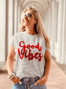 Super softers gestreiftes T-Shirt "GOOD VIBES" kann von Größe 36-42 getragen werden, Weiß-Rot