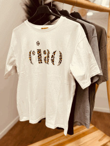 Kastiges Shirt "CIAO" kann von Größe 36-42 getragen werden, verschiedene Farben