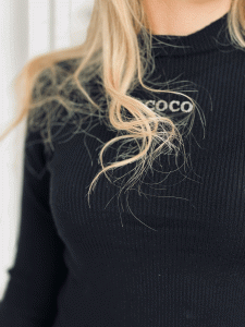 Geripptes Rollkragen Shirt vin Karl & Coco "COCO" kann von Größe 34-40 getragn werden, Schwarz