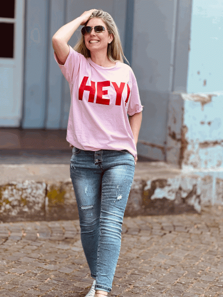 Herzallerliebst Statement-Shirt "HEY" kann von Größe 36-44 getragen werden, Pink-Rot