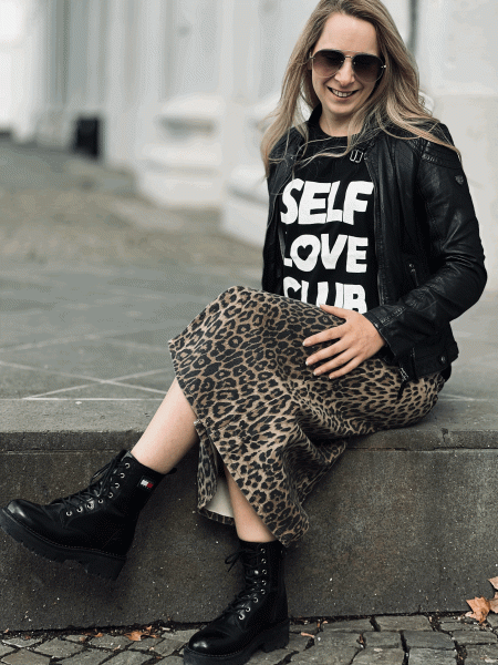 Langer Jeansrock mit Schlitz "BE WILD" in den Größen S-XL wählbar, Leo